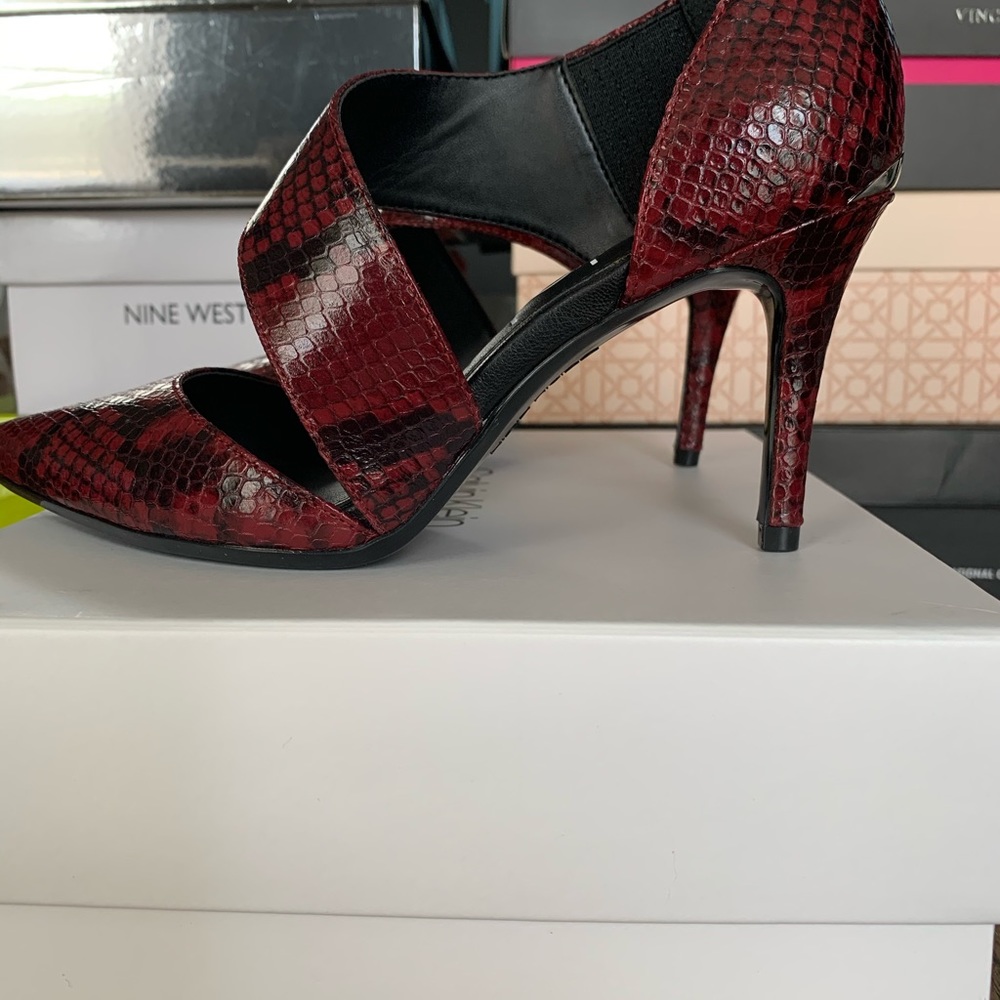 Calvin Klein Shoe - Picture 5 of 6